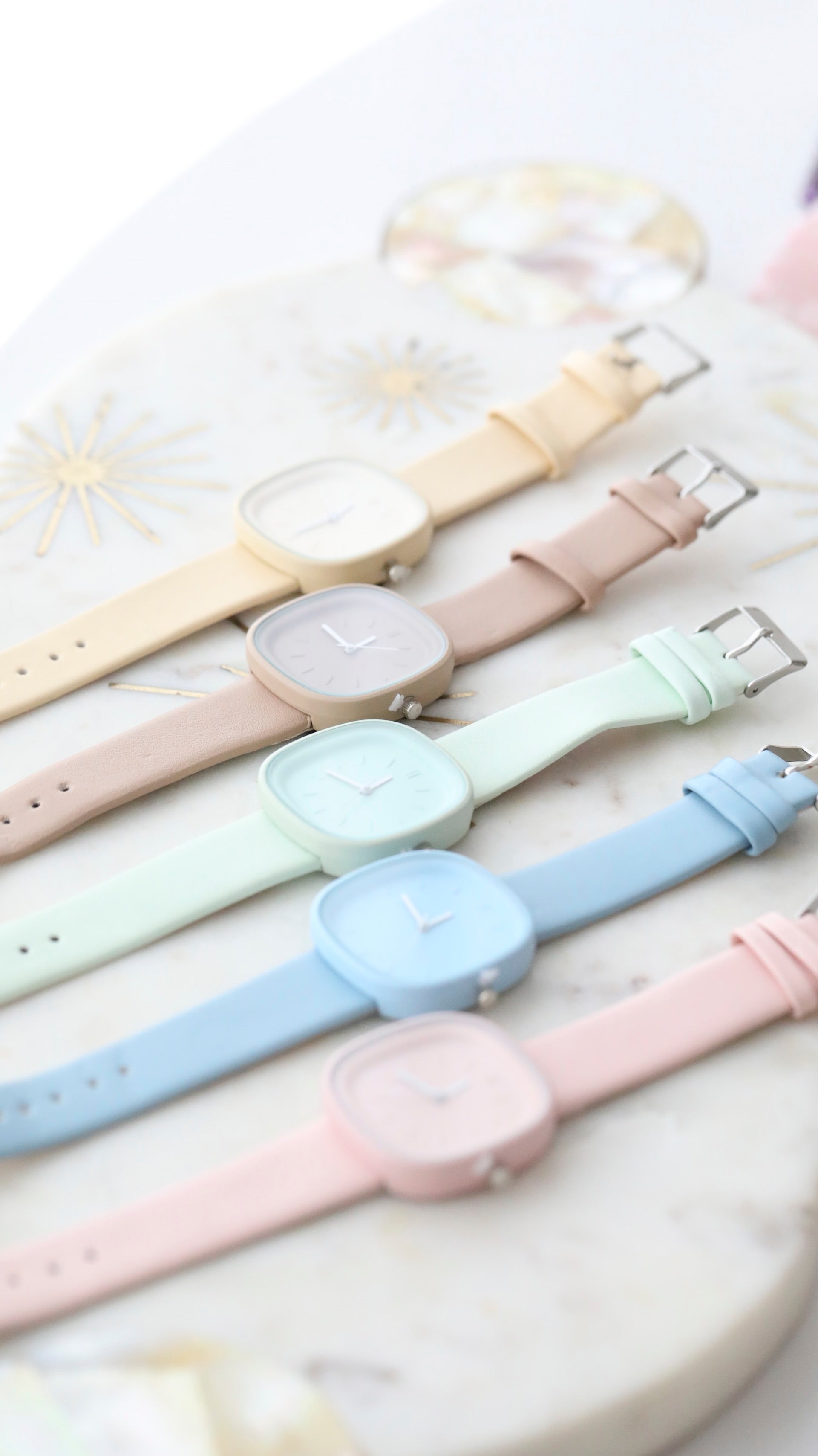 The Creative Watch - Leather & Glass
