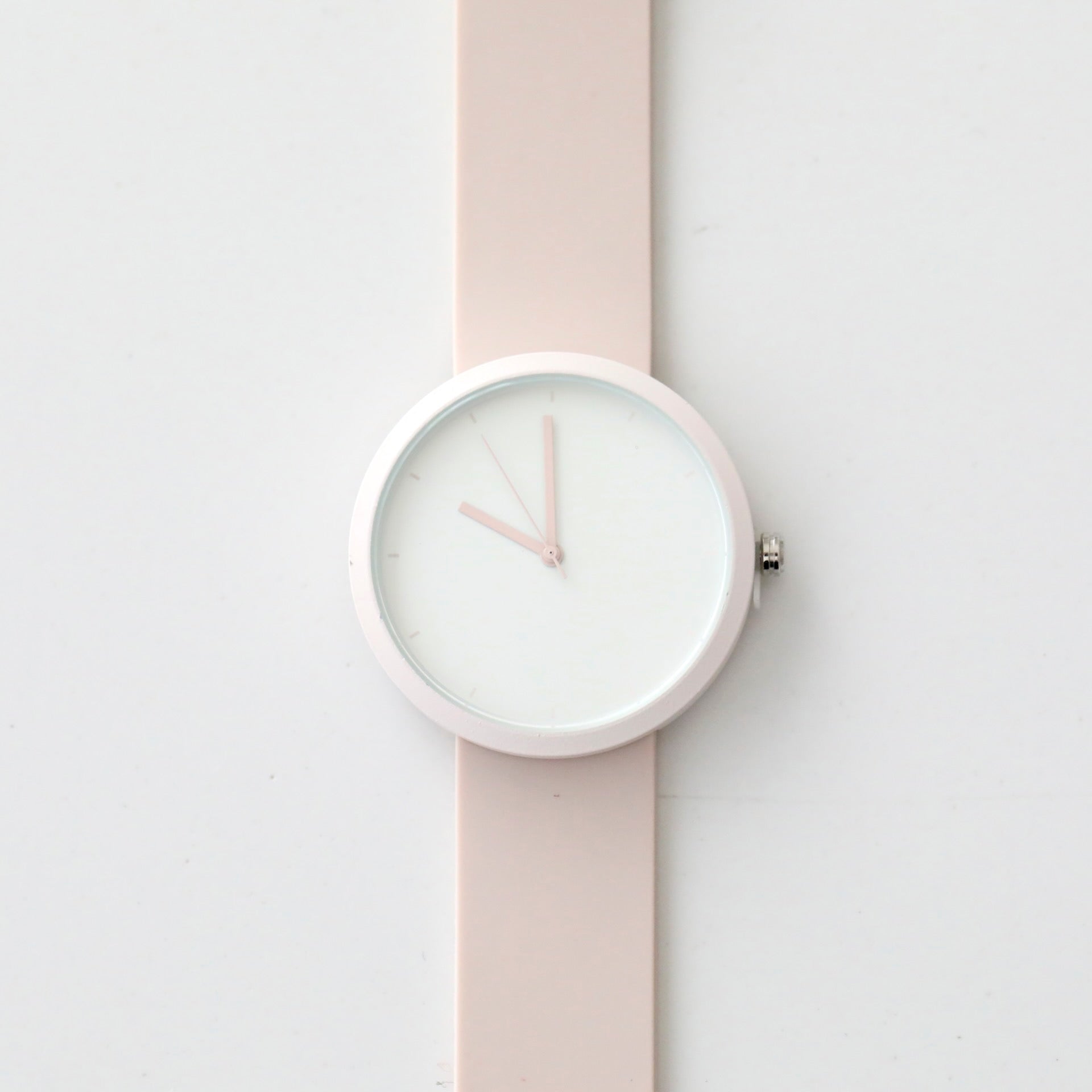 Minimalist Pink Quartz Wristwatches